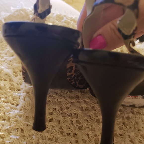 Sold - Picture 4 of 7